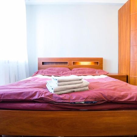 Apartment near metro Pecherskaya Kiev Bagian luar foto