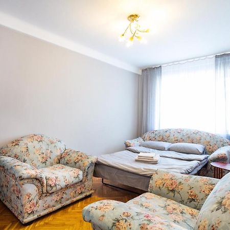 Apartment near metro Pecherskaya Kiev Bagian luar foto