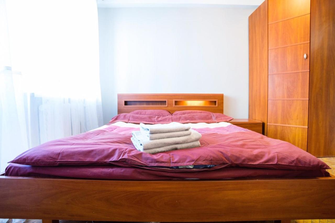 Apartment near metro Pecherskaya Kiev Bagian luar foto