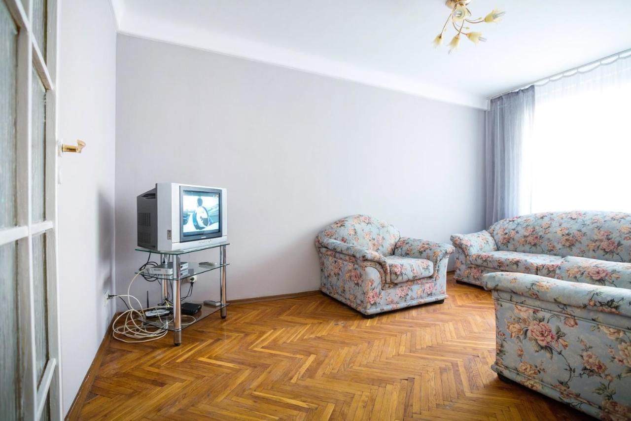 Apartment near metro Pecherskaya Kiev Bagian luar foto