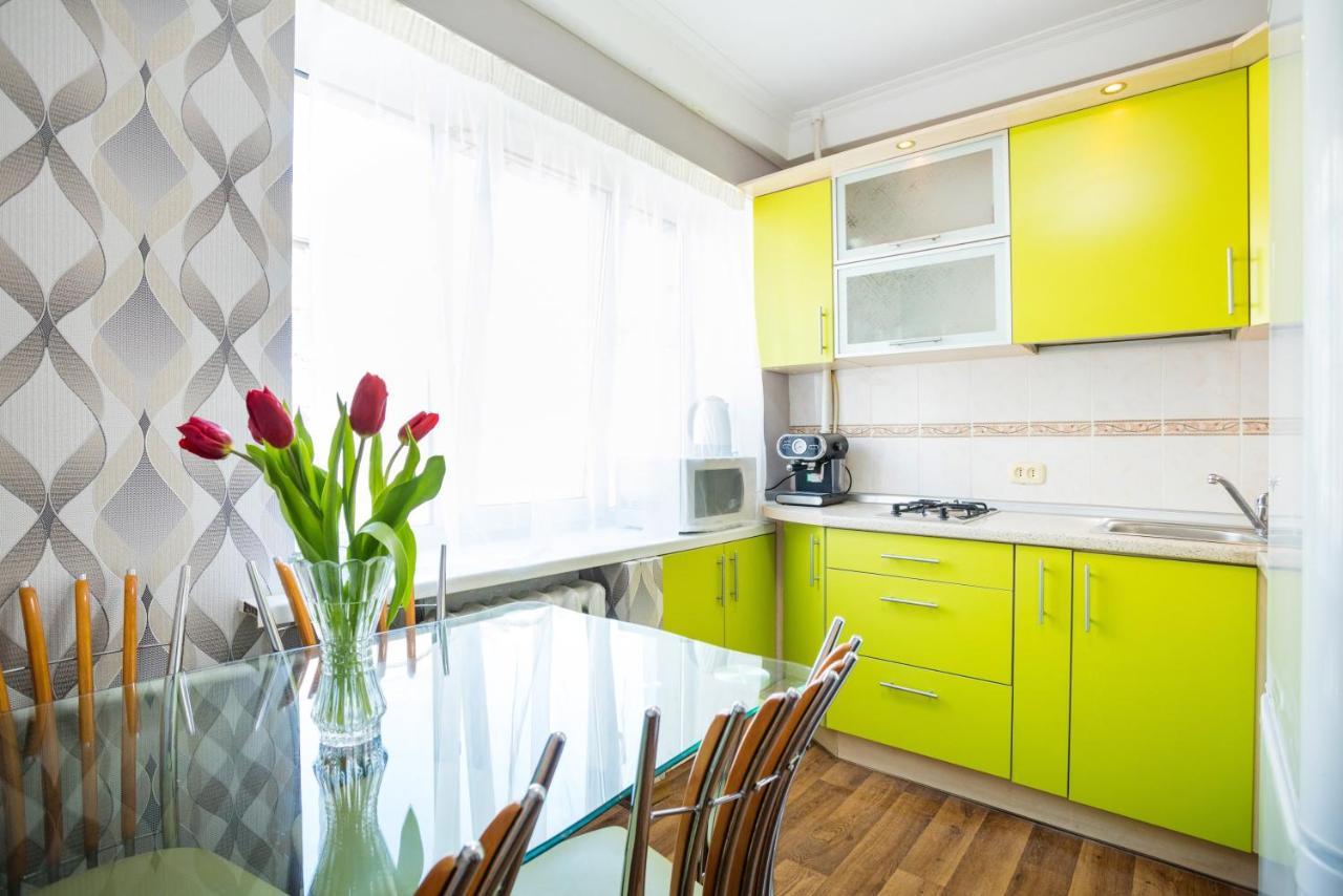 Apartment near metro Pecherskaya Kiev Bagian luar foto