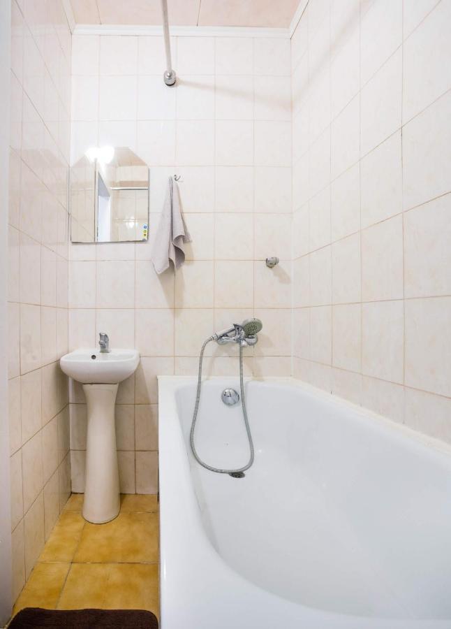Apartment near metro Pecherskaya Kiev Bagian luar foto