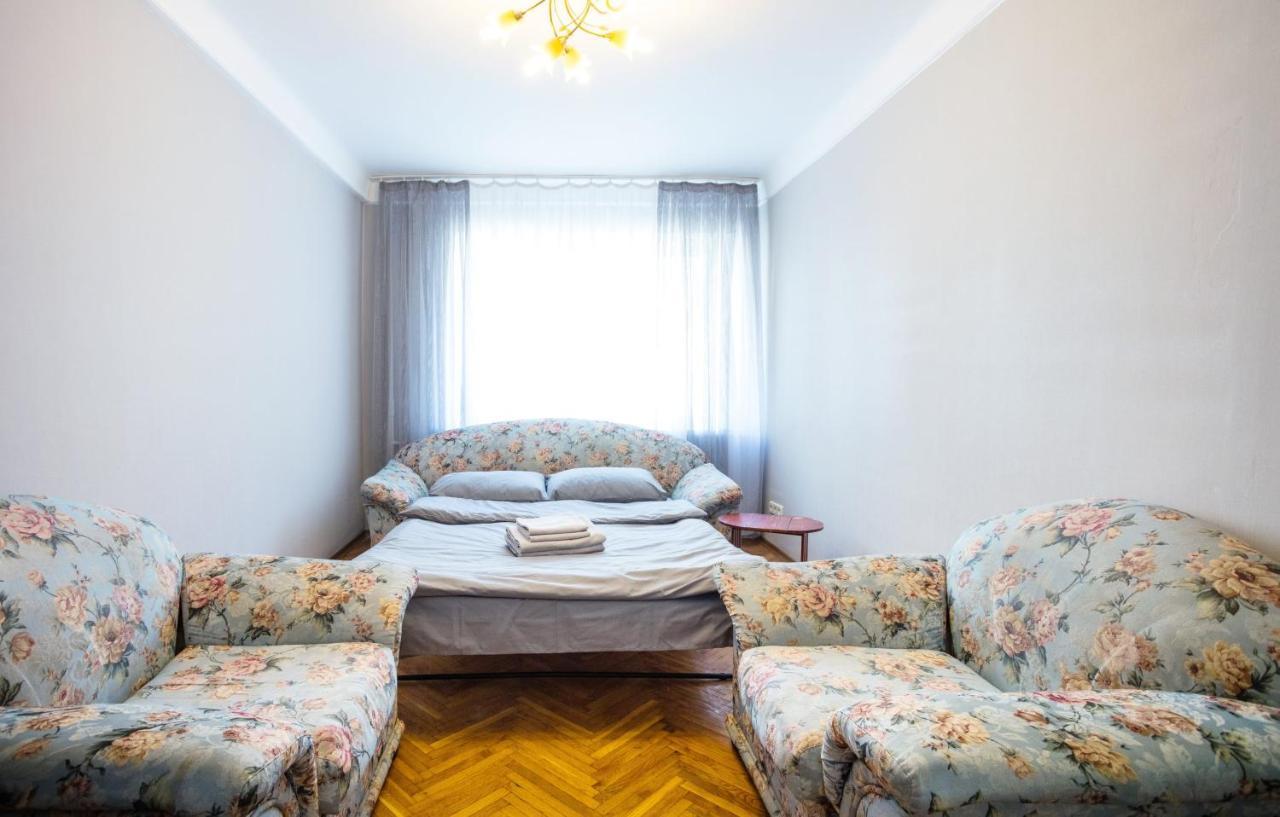Apartment near metro Pecherskaya Kiev Bagian luar foto