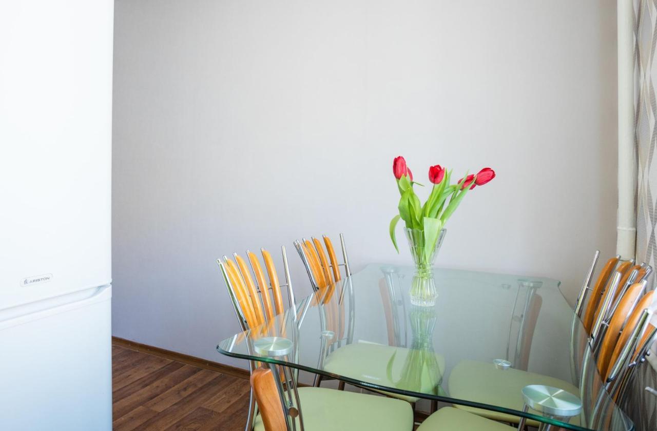 Apartment near metro Pecherskaya Kiev Bagian luar foto